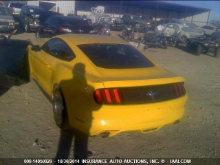 Illustration for article titled Is This The First Wrecked 2015 Ford Mustang?